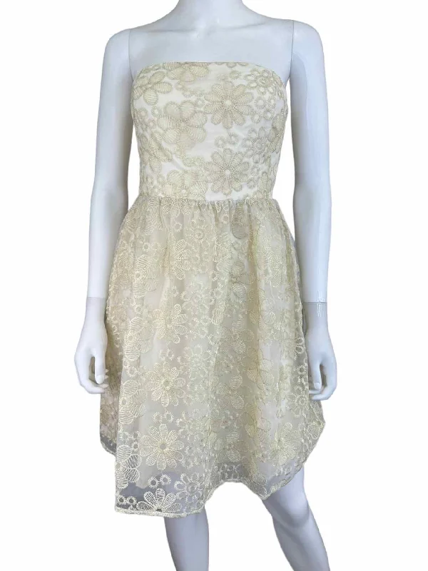 Flora Bea NYC Beige Lace Dress Size M Tunics Solid Classic