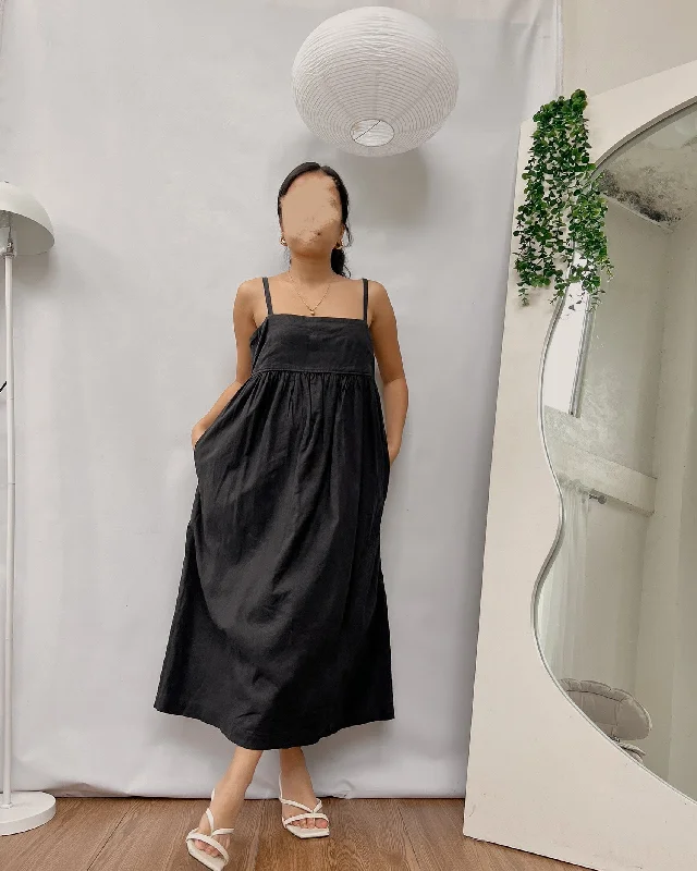 UNIQLO linen black baby doll dress Tunics Recommended stylist